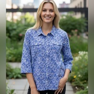 Vintage St. John’s Bay Cottagecore Blue Floral Print 3/4 Sleeve Collared Blouse